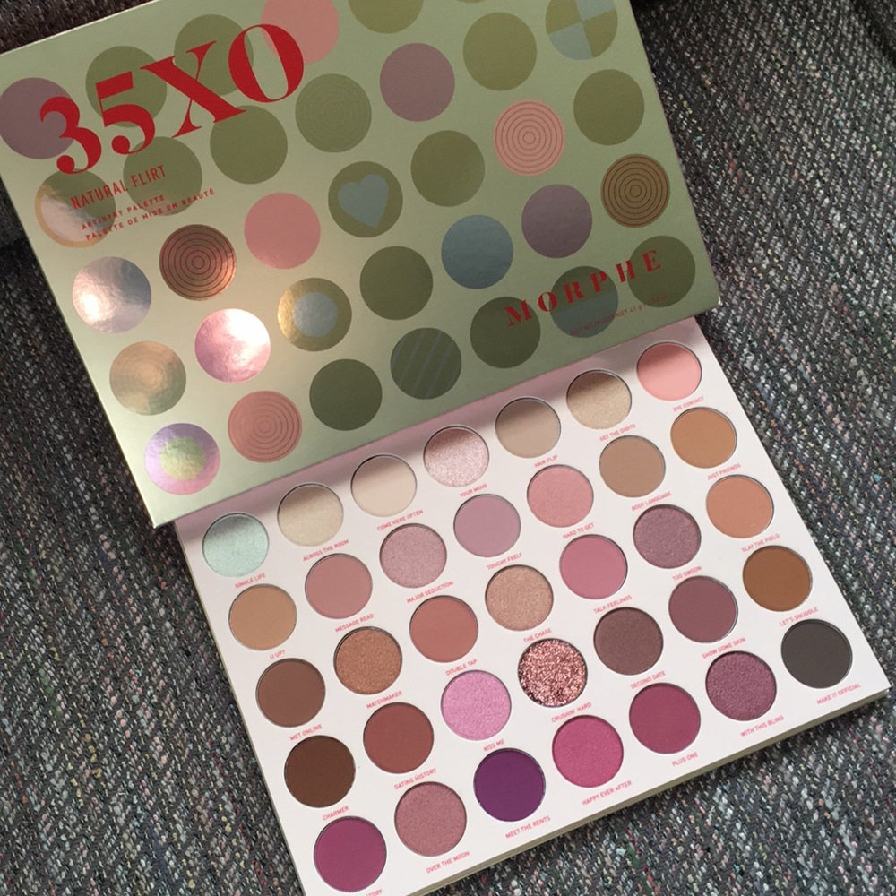Morphe 35xo natural flirt Holiday palette NWT